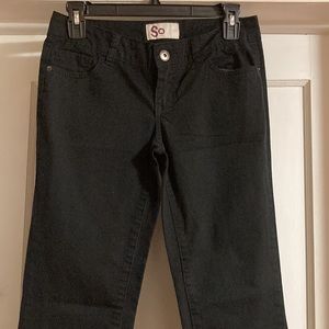🟡 SO Average Junior’s Black Pants (size 5)